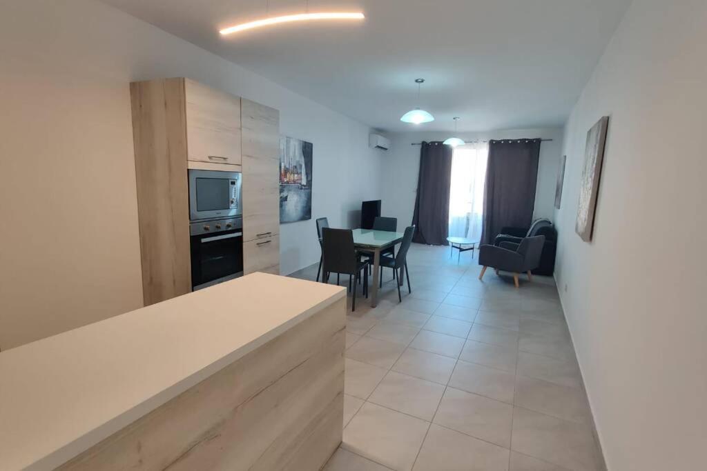 Brand New 3 Bedroom Apartment Close To The Sea Gzira 外观 照片